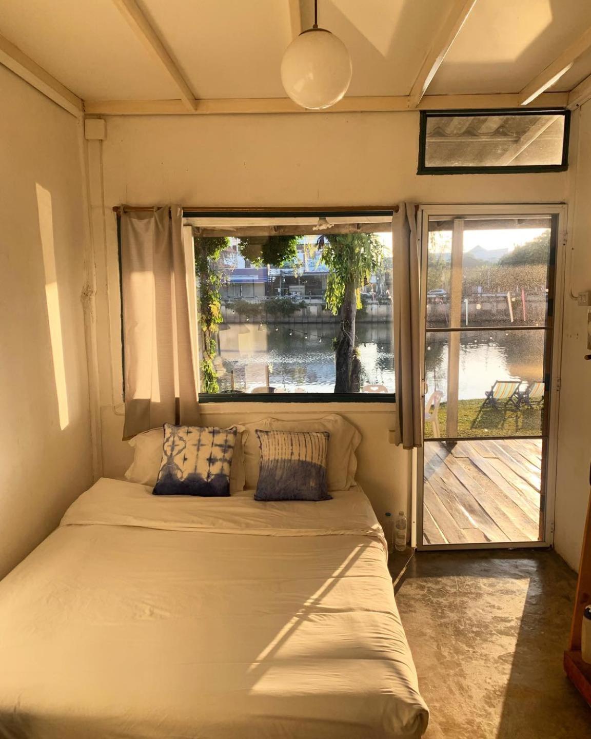 Ban Narai River Bed and breakfast 2*